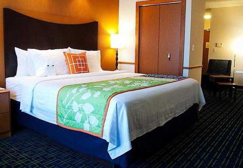 Fairfield Inn & Suites Tampa Fairgrounds/Casino Orient Park Екстериор снимка