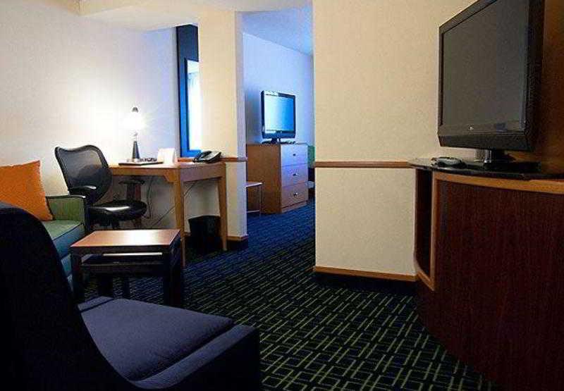 Fairfield Inn & Suites Tampa Fairgrounds/Casino Orient Park Екстериор снимка