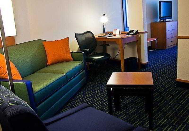 Fairfield Inn & Suites Tampa Fairgrounds/Casino Orient Park Екстериор снимка