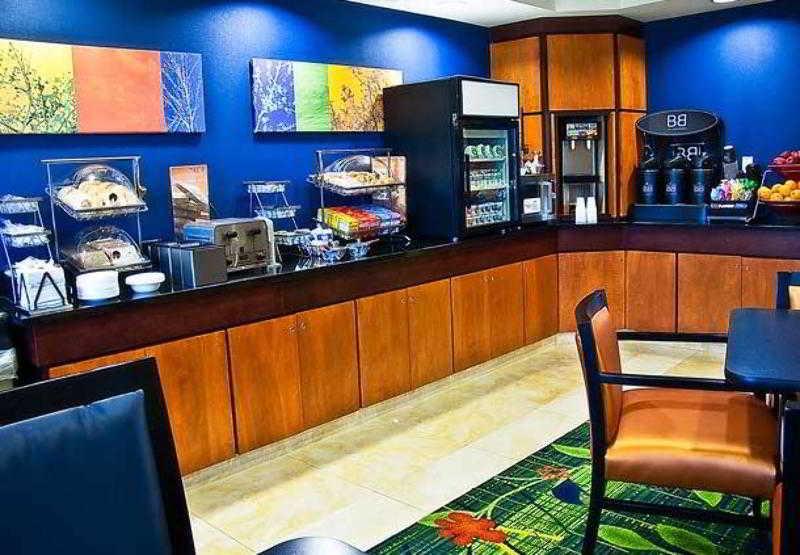 Fairfield Inn & Suites Tampa Fairgrounds/Casino Orient Park Екстериор снимка