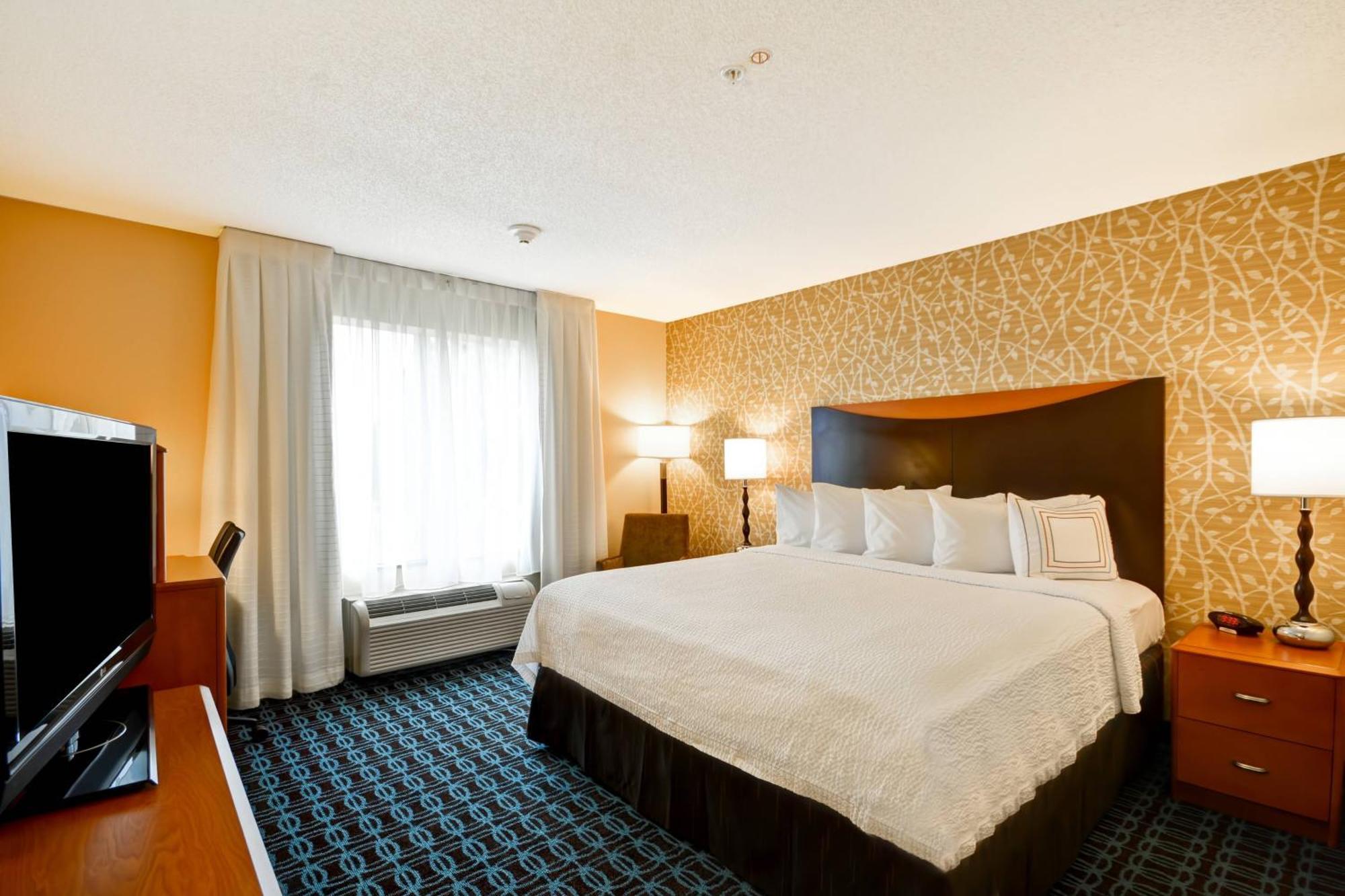 Fairfield Inn & Suites Tampa Fairgrounds/Casino Orient Park Екстериор снимка