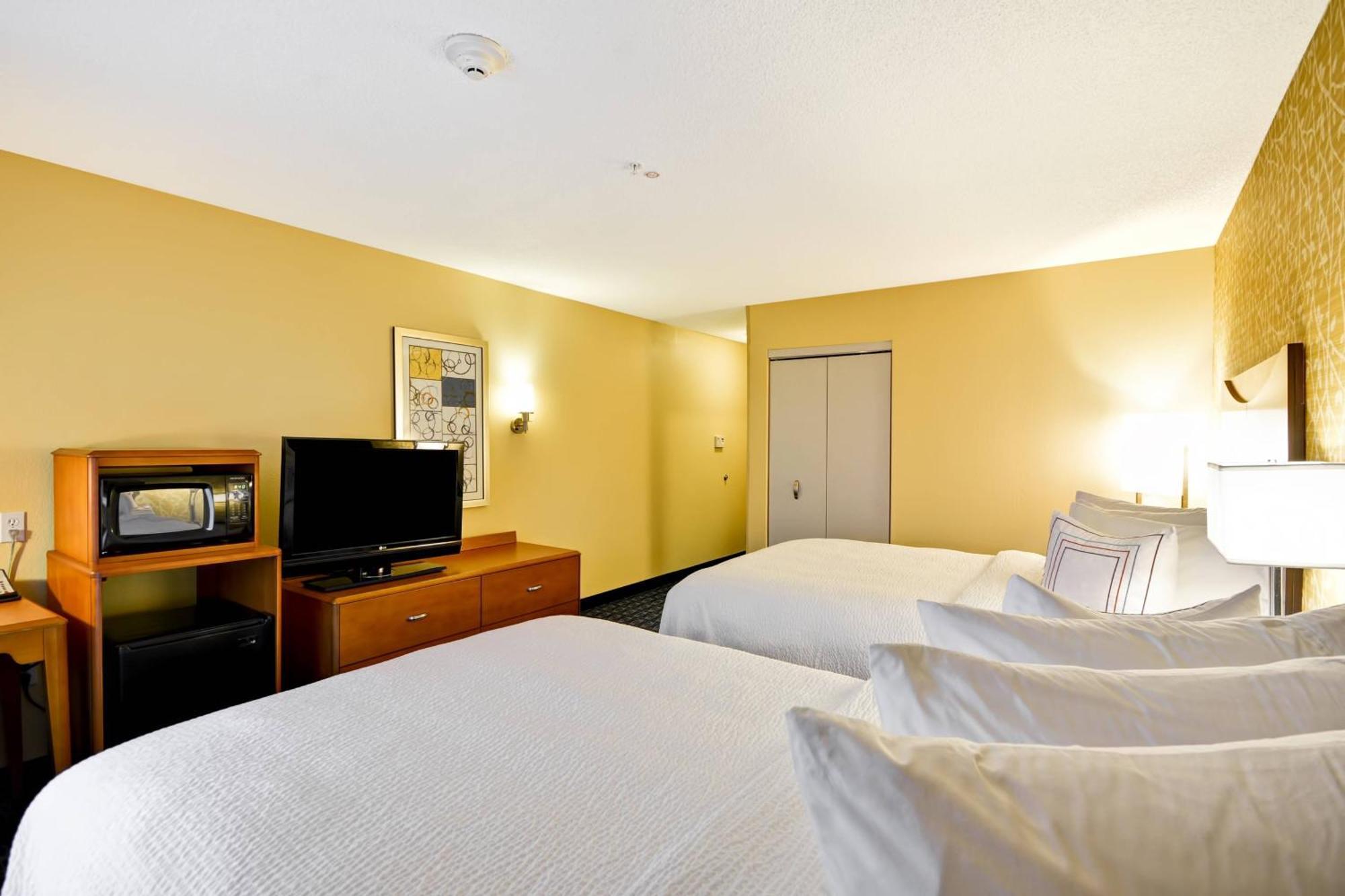 Fairfield Inn & Suites Tampa Fairgrounds/Casino Orient Park Екстериор снимка