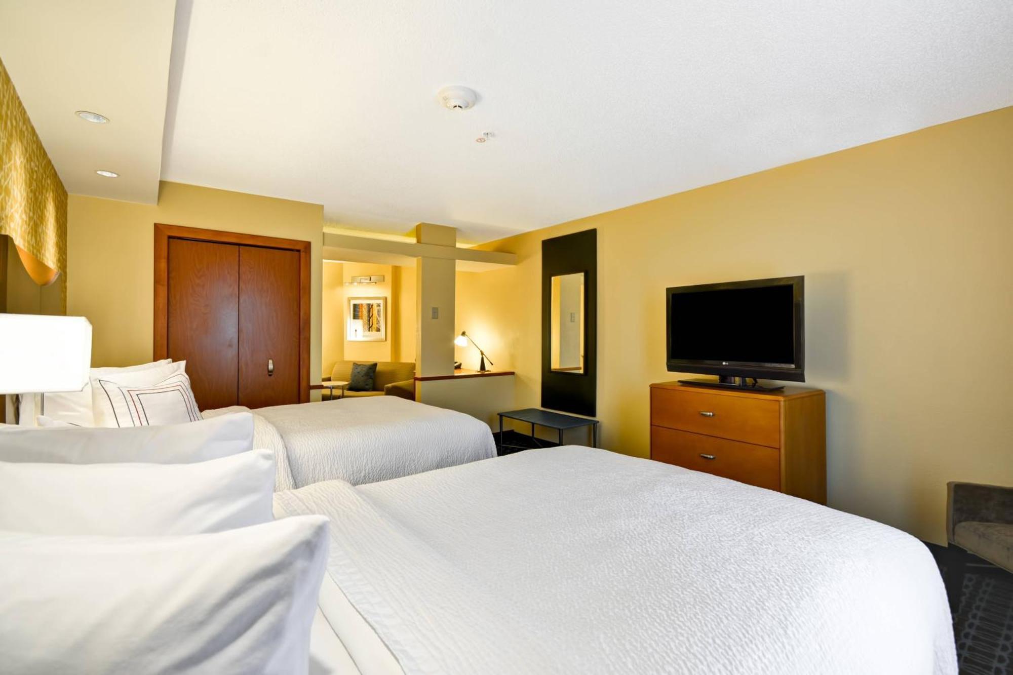 Fairfield Inn & Suites Tampa Fairgrounds/Casino Orient Park Екстериор снимка