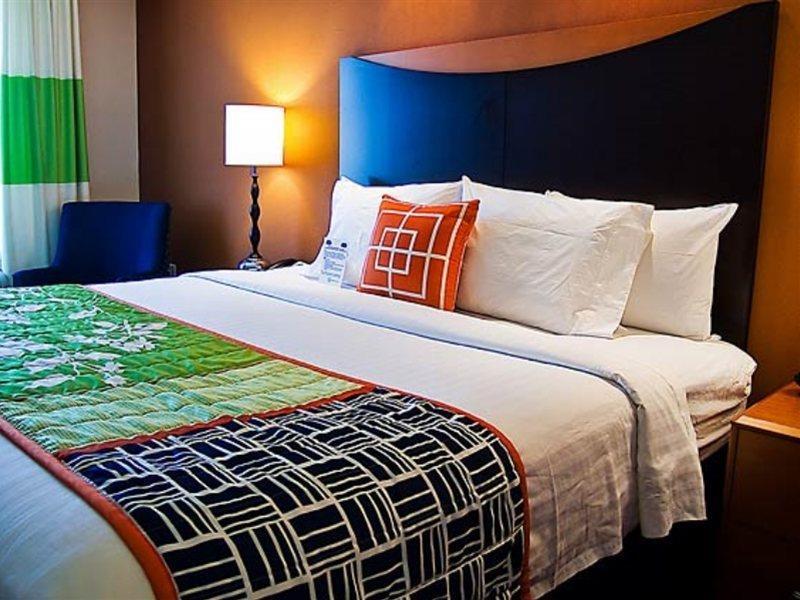 Fairfield Inn & Suites Tampa Fairgrounds/Casino Orient Park Екстериор снимка