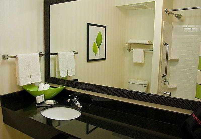 Fairfield Inn & Suites Tampa Fairgrounds/Casino Orient Park Екстериор снимка